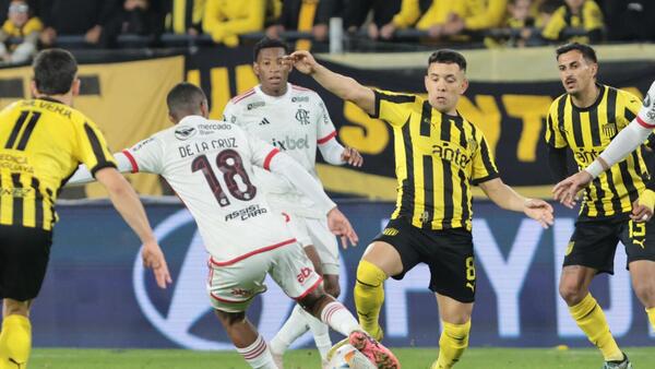 Peñarol elimina al Flamengo y se mete en las semifinales