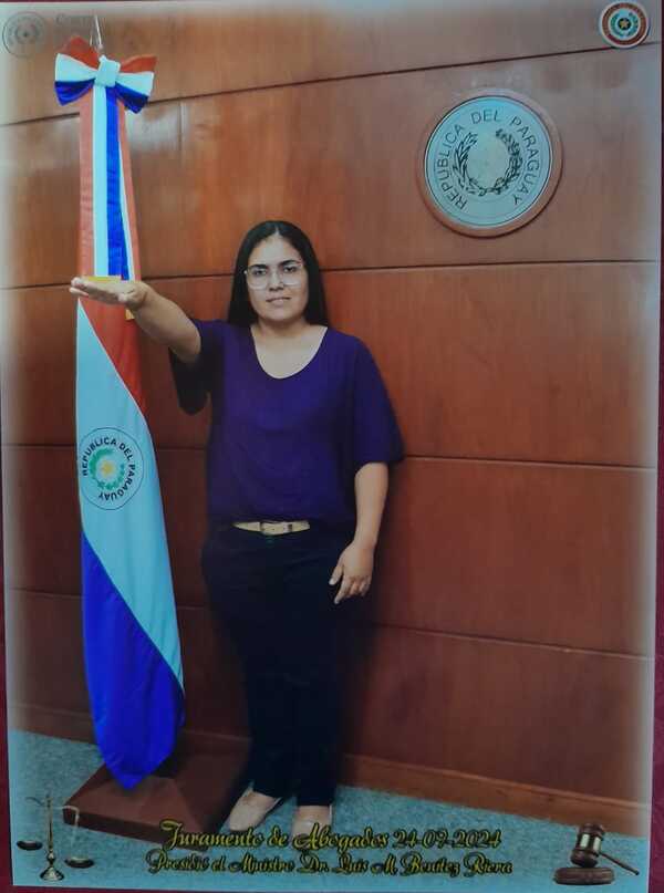 Joven Loreteña se Gradúa con Honores en la UNA