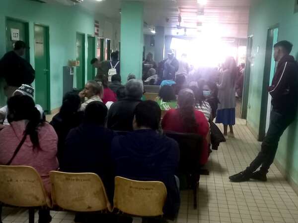 Persisten las desprolijidades pese al intento por maquillar Hospital Nacional - Política - ABC Color