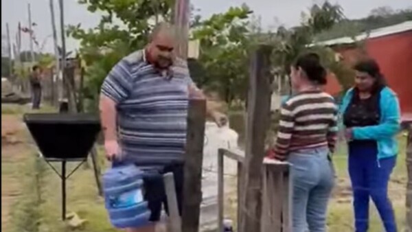 Diputado Jatar utilizó bienes de firma invadida, denuncian