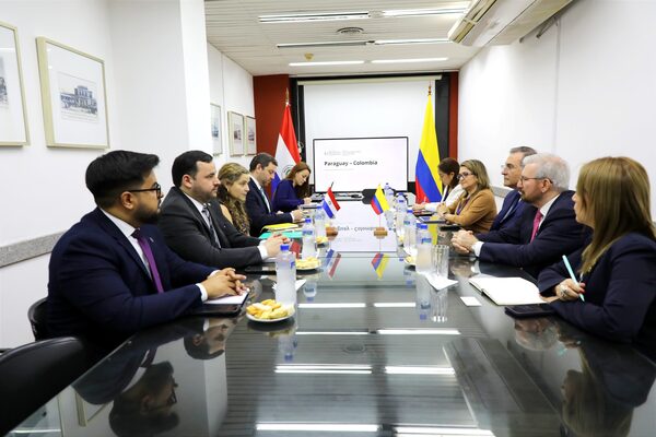 Paraguay y Colombia exploran nuevas oportunidades de inversión - .::Agencia IP::.