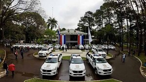 Gobernación recibe 20 nuevas patrulleras para reforzar labor de comisarías del Alto Paraná | DIARIO PRIMERA PLANA