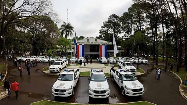 Gobernación recibe 20 nuevas patrulleras para reforzar labor de comisarías del Alto Paraná | DIARIO PRIMERA PLANA