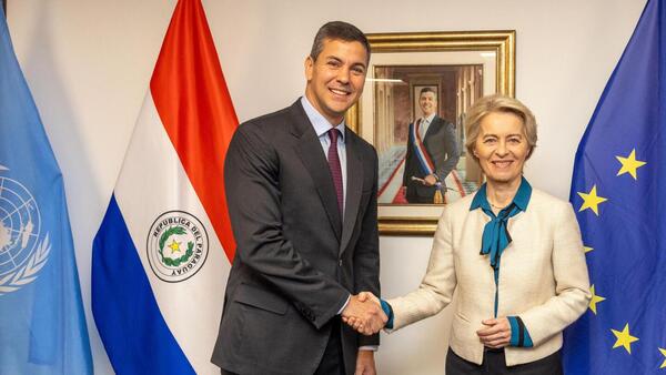 Peña destaca compromiso de avanzar en negociación con la UE tras cita con Von der Leyen