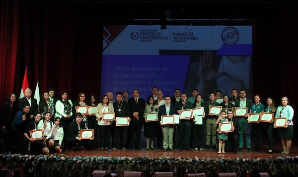 Reconocimiento a promotores de la inclusión y accesibilidad de la comunidad sorda a través de la lengua de señas • PARAGUAY TV
