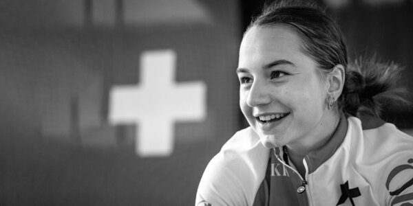 Versus / Fallece una ciclista suiza de 18 años tras una caída en el Mundial