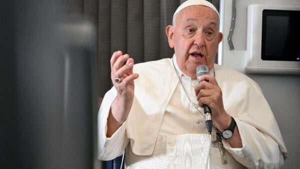 Papa: Iglesia debe buscar "perdón" por casos de abuso sexual