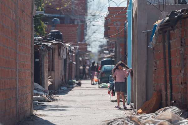 Mitad de los argentinos en la pobreza y el auge de los comedores populares, ¿qué hará Milei? - Mundo - ABC Color