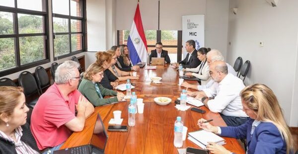 MIC y Sinafocal coordinan trabajos para formalizar a mipymes vinculadas al rubro de eventos - .::Agencia IP::.