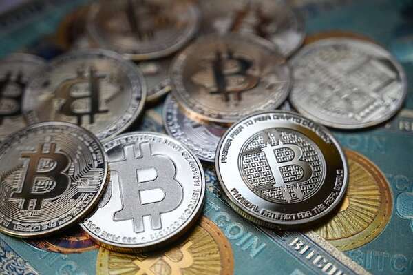 Furor por las criptomonedas en Bolivia, ante la escasez de dólares - Mundo - ABC Color