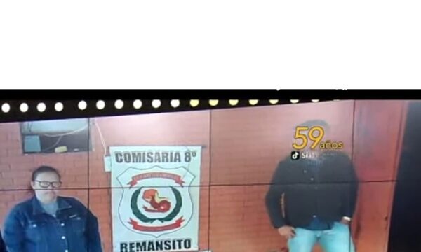 (VIDEO)Directora de una escuela detenida por robar almuerzo escolar