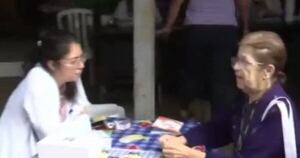 La Nación / Ofrecieron atención médica gratuita en el Mercado 4