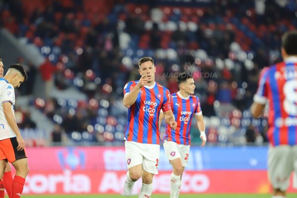 Versus / Dos capitanes de Primera ya están a disposición de los jugadores del ascenso