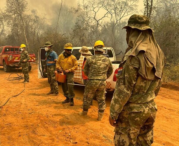 Ministro de Defensa anuncia control total de incendio forestal en Alto Paraguay