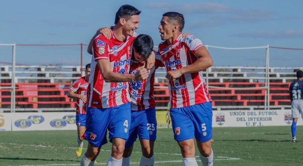 Versus / Carapeguá sigue soñando y espera una caída de Tembetary