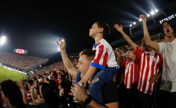 Ponen a la venta entradas para partidos de la Albirroja en Asunción