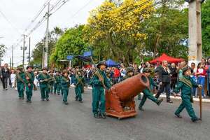 Estudiantes de San Antonio homenajean a los héroes de la Batalla de Boquerón - Nacionales - ABC Color