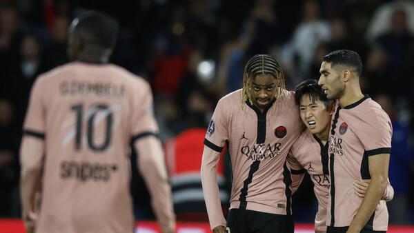 PSG triunfa y es líder en Francia
