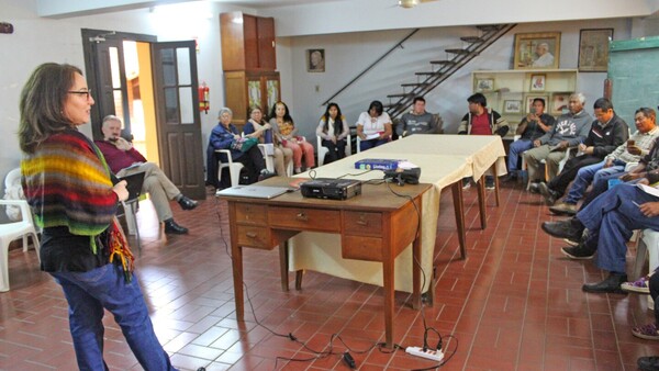Referentes de comunidades dialogaron sobre la educación indígena y sus desafíos en Paraguay