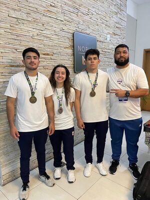Tres medallas alcanzan luchadores paraguayos en competencia internacional