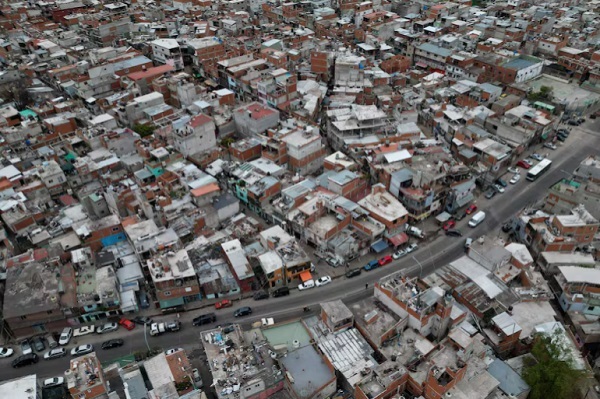 Aumenta la pobreza e indigencia en Argentina bajo el gobierno de Milei