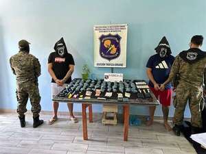 Allanamiento en San Lorenzo: desmantelan presunto punto de venta de drogas y detienen a dos personas - Policiales - ABC Color