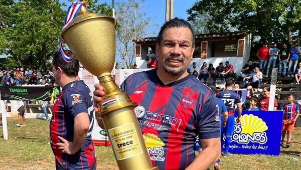 Versus / Falleció el emblemático Fabián "Tyson" Caballero mientras jugaba al fútbol