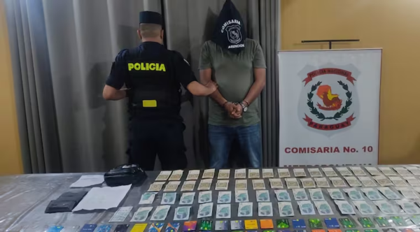 Detenido un boliviano con 53 tarjetas y dinero clonado