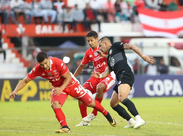 Versus / Olimpia busca mantener su invicto ante General Caballero y seguir en la cima del torneo