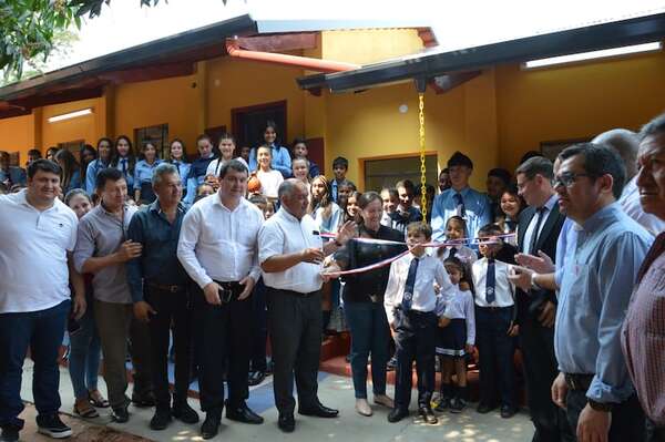 Comunidad educativa mejora su local luego de seis años de intensa lucha - Nacionales - ABC Color
