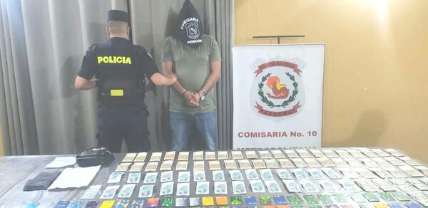 Bolí cayó en un cajero con 53 tarjetas de crédito y débito en Asunción