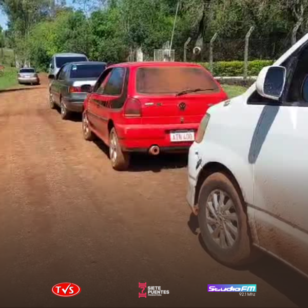 VECINOS DEL BARRIO ITANGUA SE MANIFIESTAN EXIGIENDO MEJORAS VIALES Y REPARACIÓN DE PUENTE EN MAL ESTADO - TVS