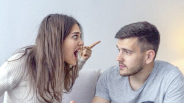 “Mi novia es sargenta conmigo y tengo que hacer todo lo que me dice”
