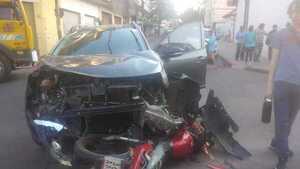 Aparatoso accidente deja dos heridos frente a la Casa de la Independencia
