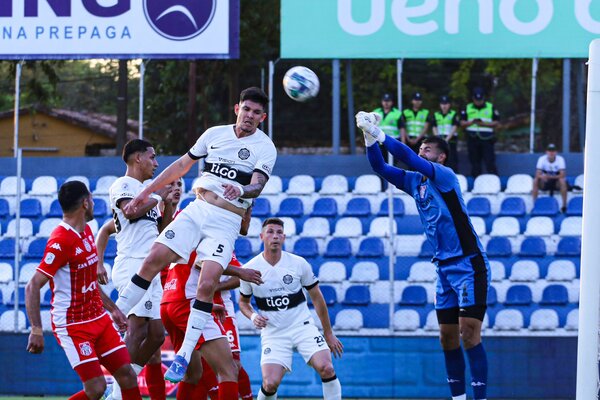 Olimpia frena su andar ante un combativo General que mantuvo el 0 a 0