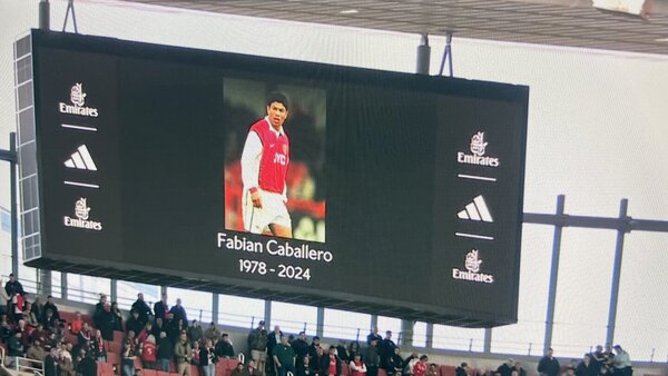 Arsenal y Dundee recuerdan a Tyson Caballero