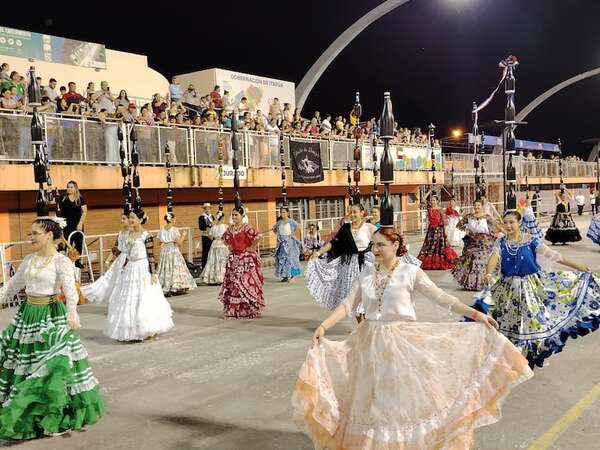 Encarnación: primer desfile folclórico “Tradiciones en Movimiento” cautiva en la perla del Paraguay - Cultura - ABC Color