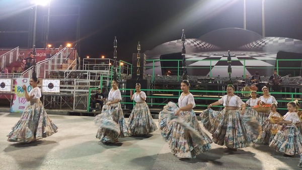 Gran Éxito en la Jornada Nacional de Botelleras y Primer Desfile Folclórico "Tradiciones en Movimiento