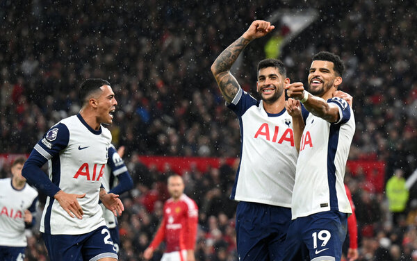 Versus / El Manchester United se hunde en casa con ante el Tottenham