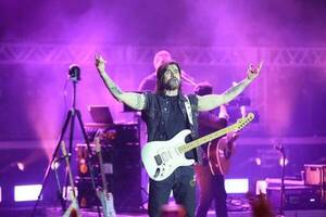 [VIDEO] ¡Qué emoción! Juanes hizo explotar el anfiteatro cantando "Recuerdos de Ypacaraí"