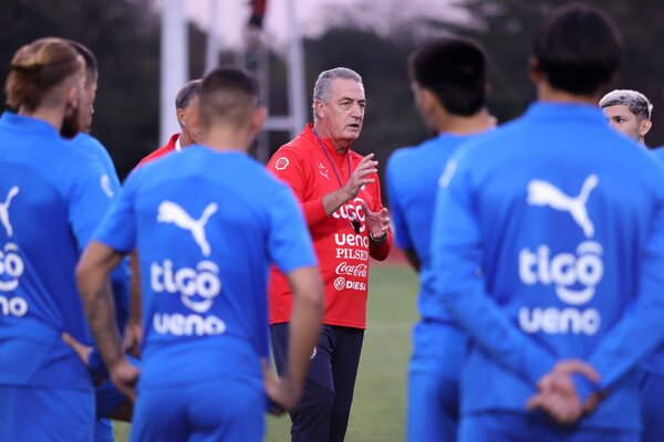 Con novedades importantes: Gustavo Alfaro anuncia convocados para el combo de octubre