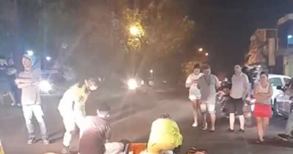 Diario HOY | VIDEO | Cayó de su motocicleta y se quedó dormido en medio de la ruta