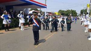 Estudiantes rinden homenaje a los héroes de la Batalla de Boquerón - Nacionales - ABC Color