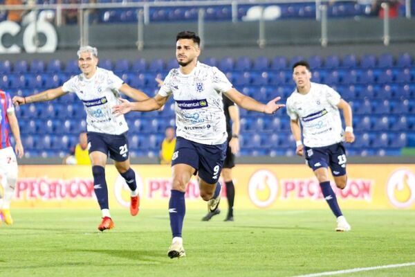 Goleada de 3-0 del Sportivo 2 de Mayo ante Cerro Porteño en el Defensores