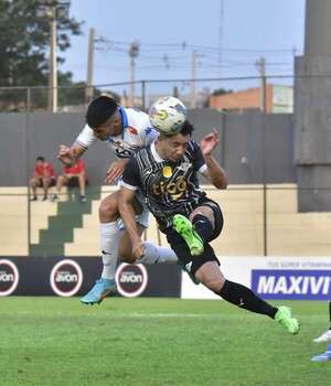 Cátedra hacia la punta, Nacional derrotó a Libertad 2-1 - Fútbol - ABC Color