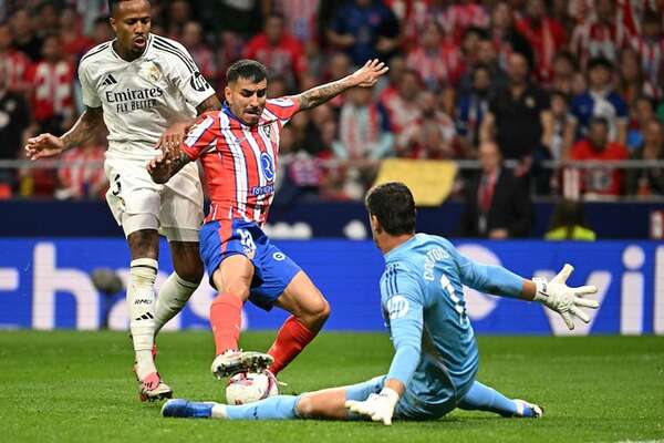 Empate y bochorno en el derbi de Madrid - Fútbol Internacional - ABC Color