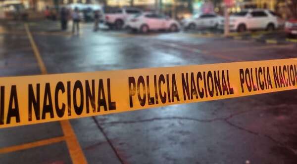 Pistoleros acribillan a hombre y hieren a una joven de 15 años que lo acompañaba en Benjamín Aceval - Noticiero Paraguay