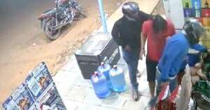 Diario HOY | Asalto a bodega acaba en persecución policial: ladrones siguieron su huida a pie