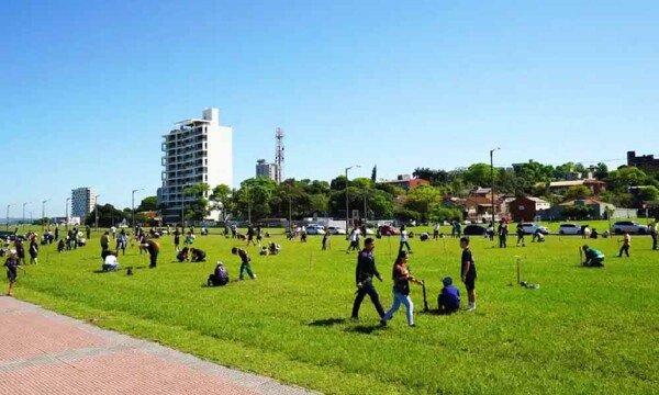 Con 400 árboles de especies nativas, amplían área reforestada en Costanera de Encarnación – Prensa 5