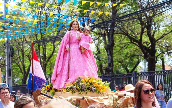 Misa folclórica, procesión aérea y karu guasu en honor a la Virgen •